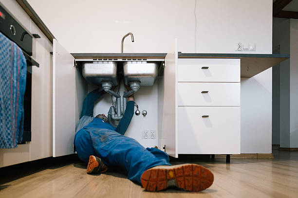 Professional Leak Detection technician working in Puyallup, WA